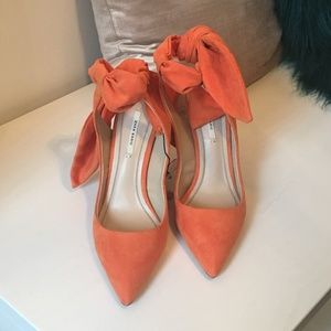 ZARA BRIGTH ORANGE SUEDE PUMPS - BRAND NEW